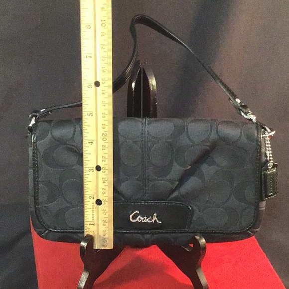 Coach Signature wristlet/clutch - Picture 10 of 10